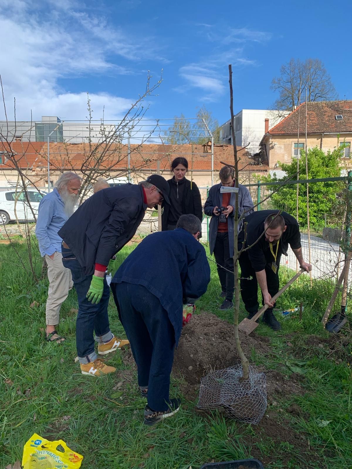 Neighbours & Citizens (growing network)